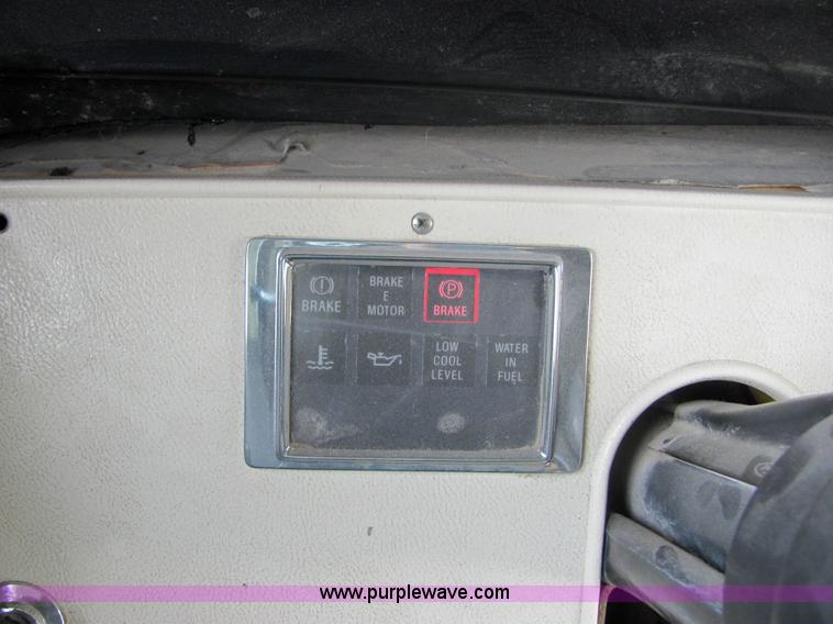 image for item 6374 1992 Ford B700 Thomas Built school bus