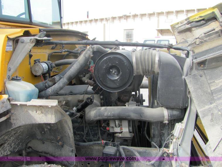 image for item 6374 1992 Ford B700 Thomas Built school bus