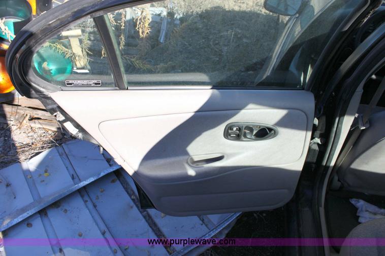 image for item 6377 2002 Saturn SL1