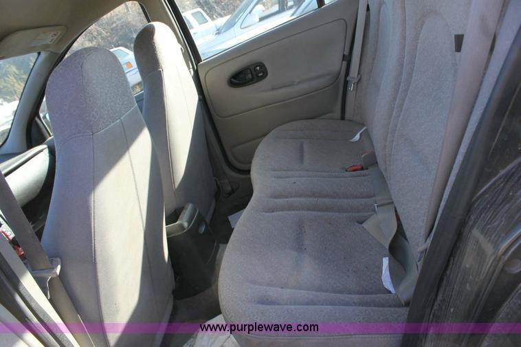 image for item 6377 2002 Saturn SL1