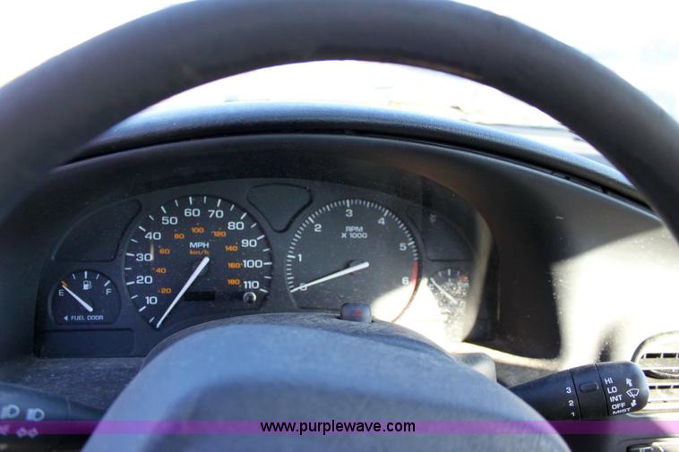 image for item 6377 2002 Saturn SL1