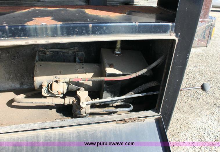 image for item 6389 1990 Redi Haul 16' tandem axle dump trailer