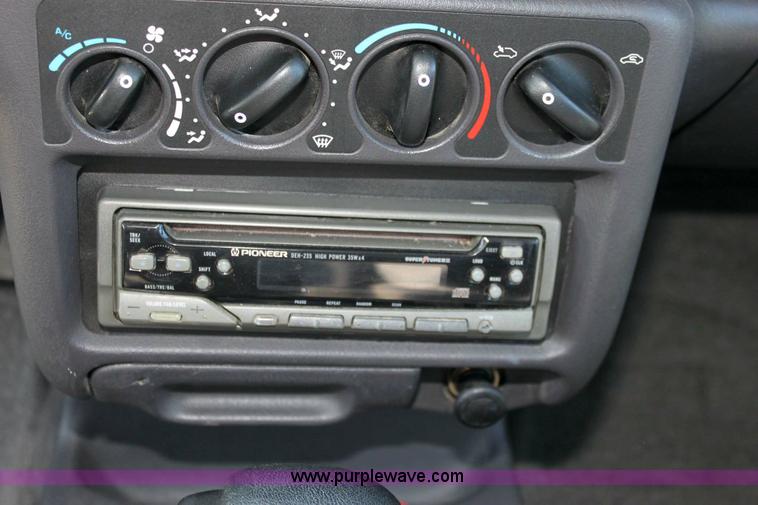 image for item 6397 1997 Dodge Neon Highline