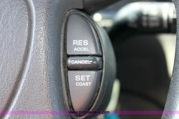 image for item 6397 1997 Dodge Neon Highline