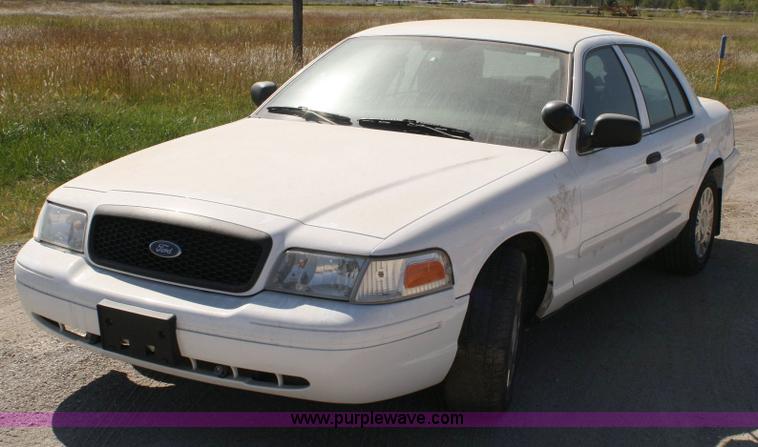 image for item 6419 2004 Ford Crown Victoria Police Interceptor