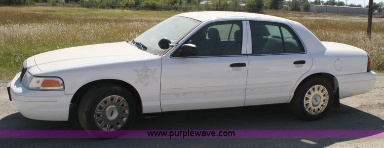 image for item 6419 2004 Ford Crown Victoria Police Interceptor