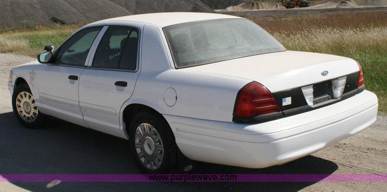 image for item 6419 2004 Ford Crown Victoria Police Interceptor