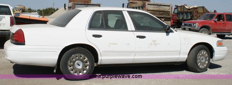 image for item 6419 2004 Ford Crown Victoria Police Interceptor