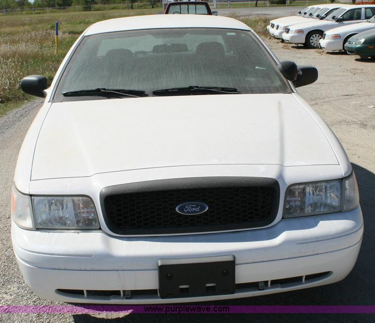 image for item 6419 2004 Ford Crown Victoria Police Interceptor