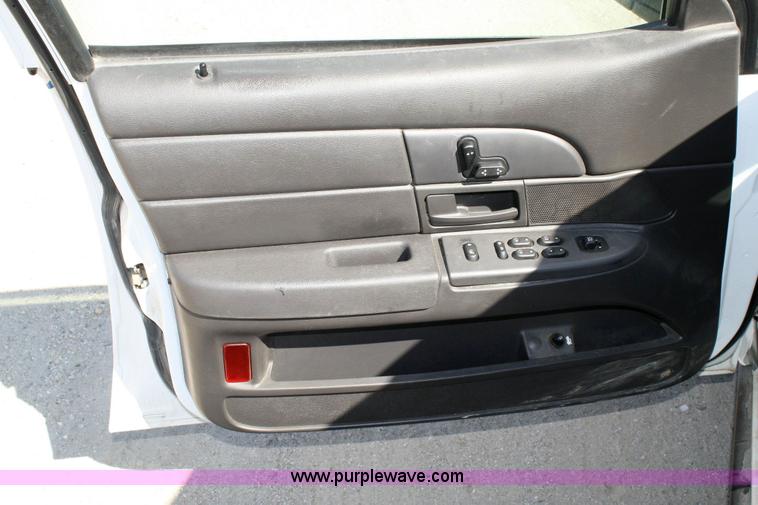 image for item 6419 2004 Ford Crown Victoria Police Interceptor