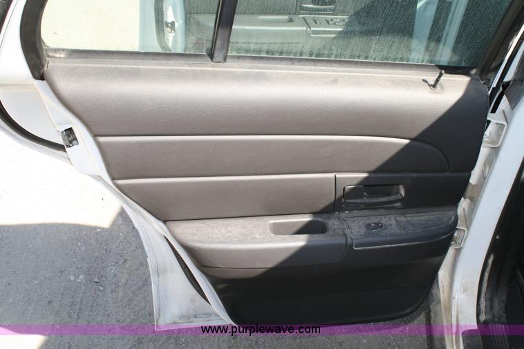 image for item 6419 2004 Ford Crown Victoria Police Interceptor