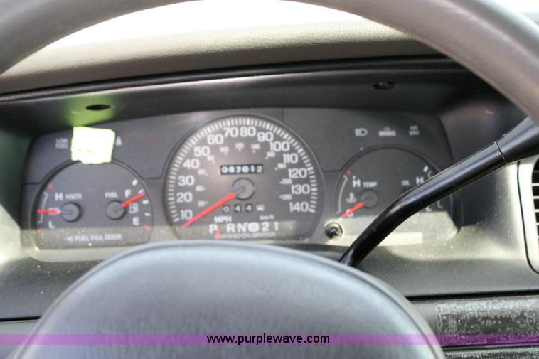 image for item 6419 2004 Ford Crown Victoria Police Interceptor