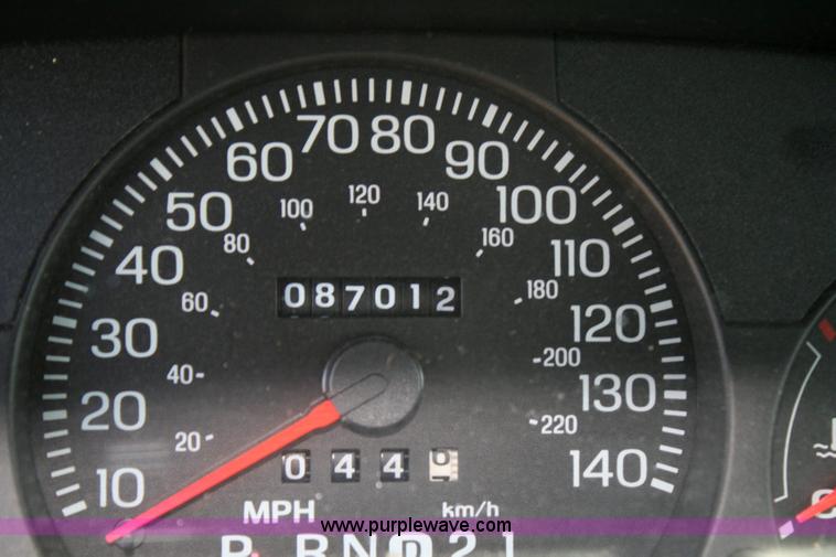 image for item 6419 2004 Ford Crown Victoria Police Interceptor