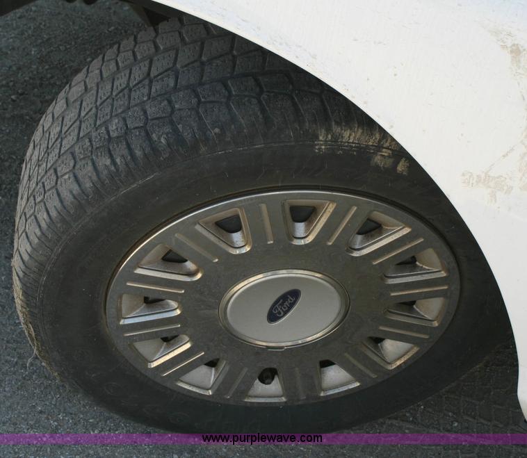 image for item 6419 2004 Ford Crown Victoria Police Interceptor