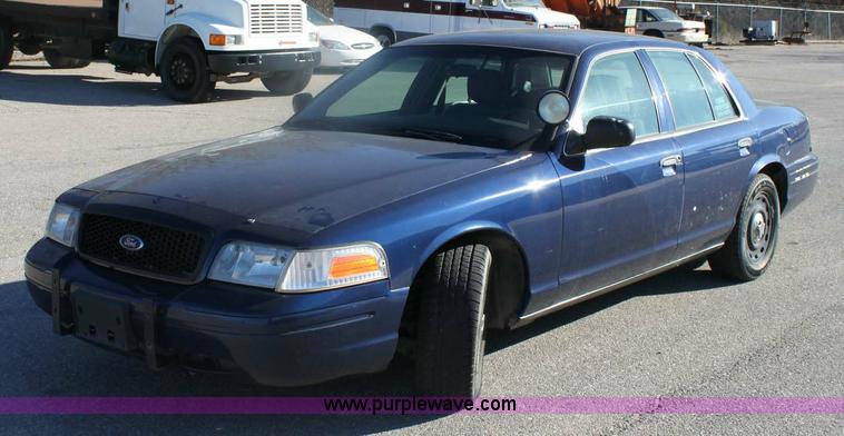 image for item 6445 2004 Ford Crown Victoria Police Interceptor