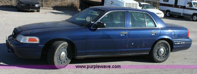 image for item 6445 2004 Ford Crown Victoria Police Interceptor