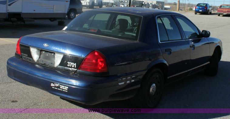 image for item 6445 2004 Ford Crown Victoria Police Interceptor