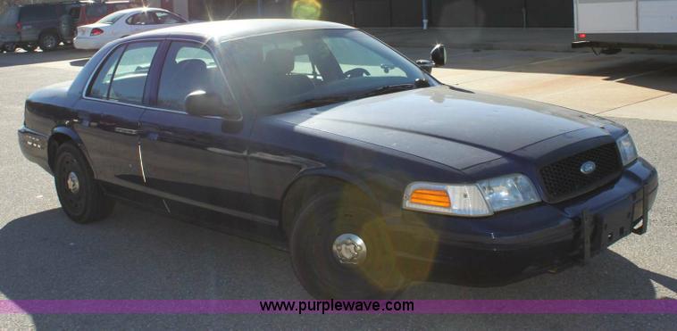 image for item 6445 2004 Ford Crown Victoria Police Interceptor
