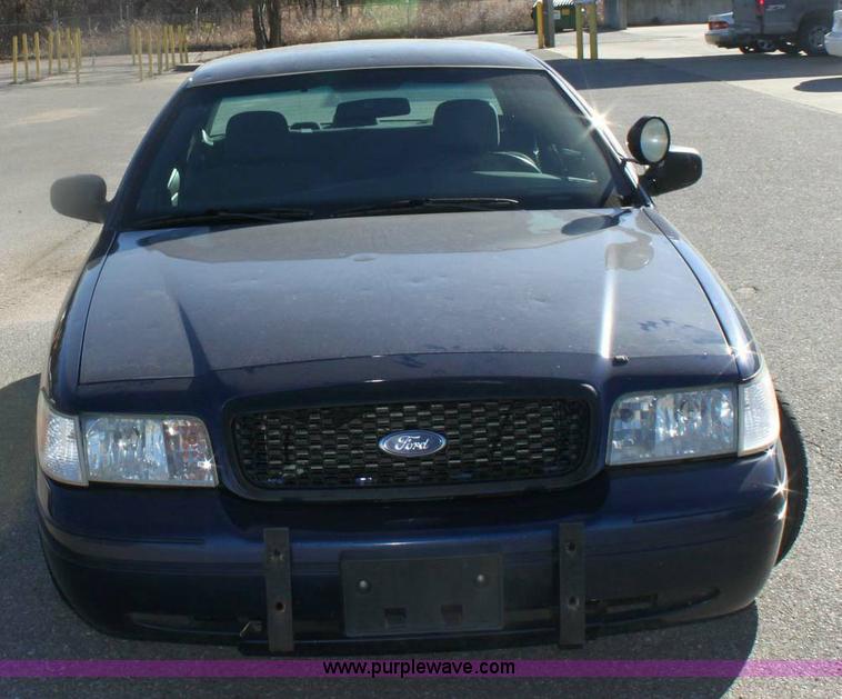 image for item 6445 2004 Ford Crown Victoria Police Interceptor