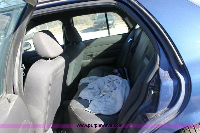 image for item 6445 2004 Ford Crown Victoria Police Interceptor