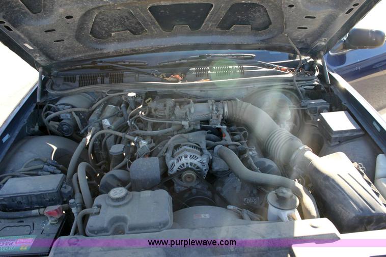 image for item 6445 2004 Ford Crown Victoria Police Interceptor