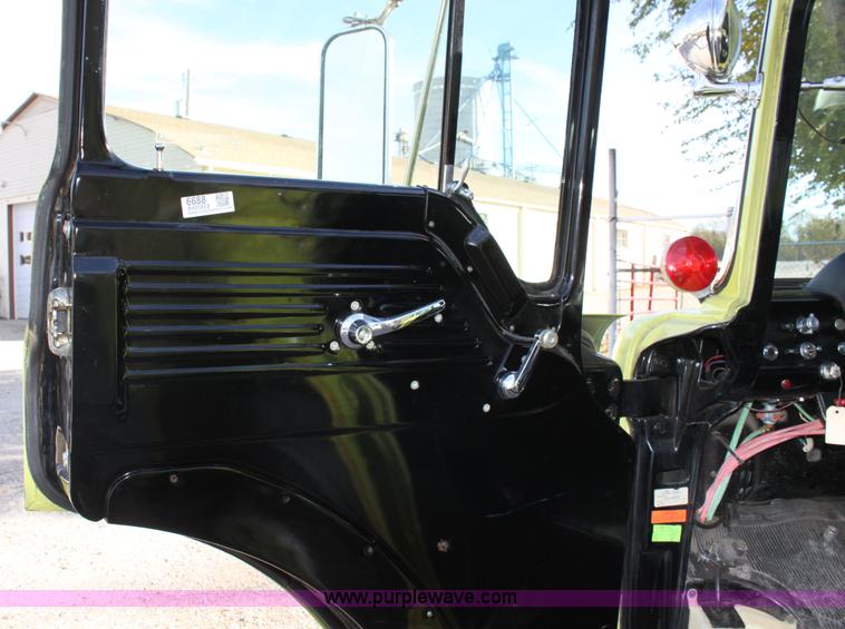 image for item 6688 1984 Ford FMC fire engine