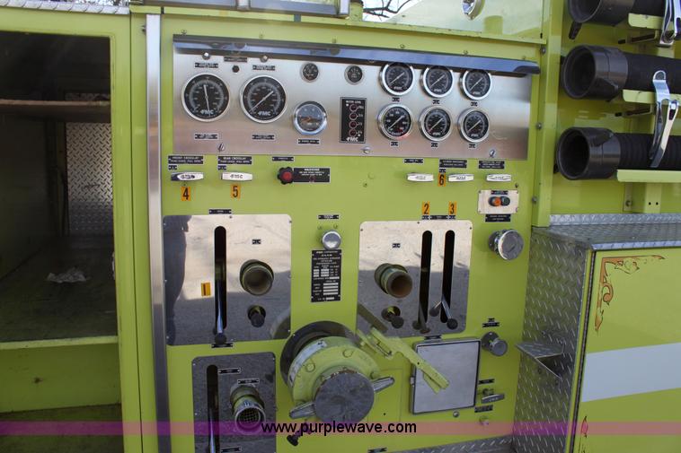 image for item 6688 1984 Ford FMC fire engine