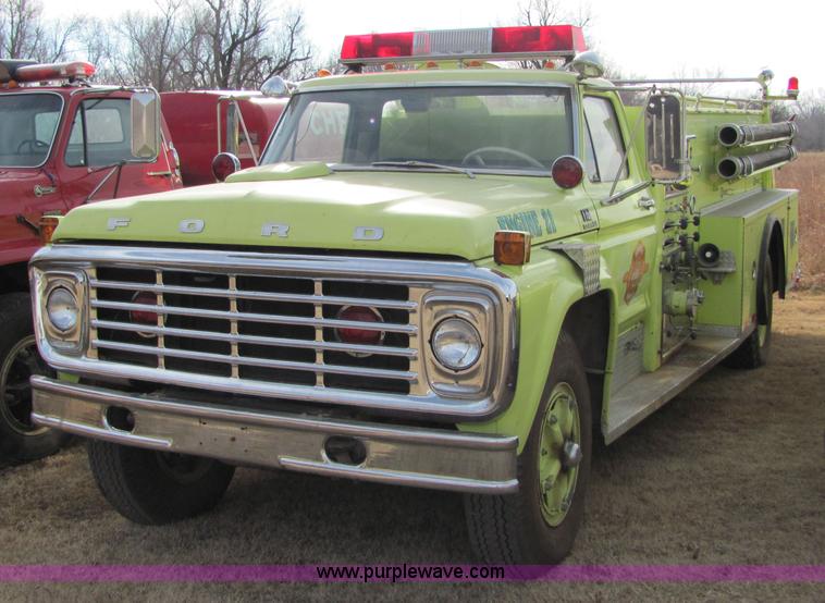 image for item 7055 1973 Ford F750 custom cab fire engine