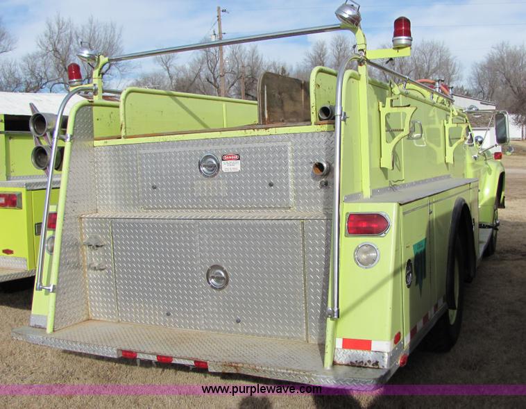 image for item 7055 1973 Ford F750 custom cab fire engine