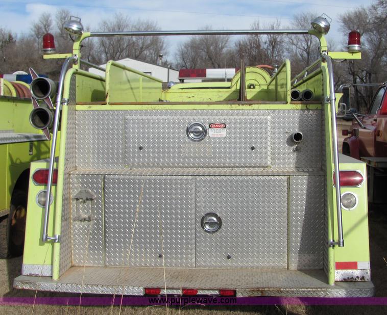image for item 7055 1973 Ford F750 custom cab fire engine
