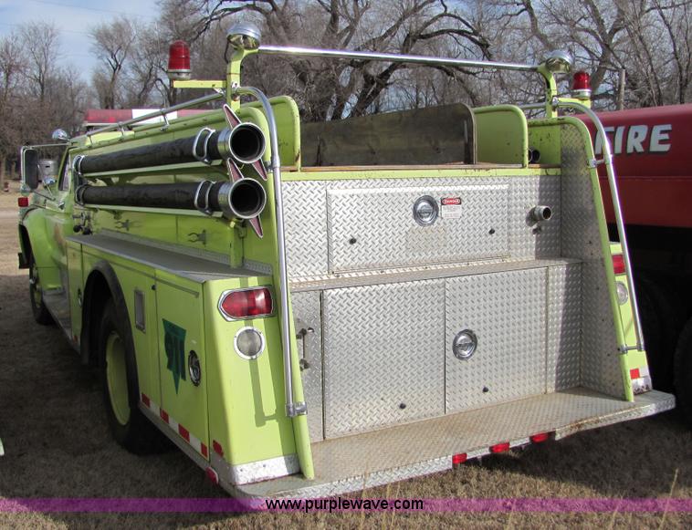 image for item 7055 1973 Ford F750 custom cab fire engine