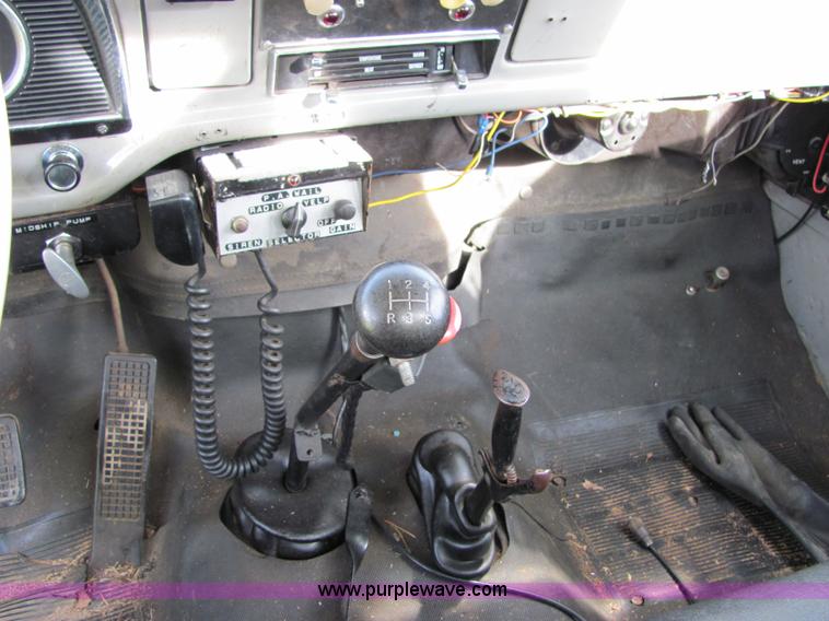 image for item 7055 1973 Ford F750 custom cab fire engine