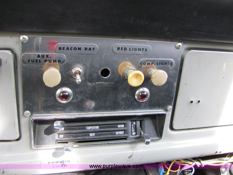 image for item 7055 1973 Ford F750 custom cab fire engine