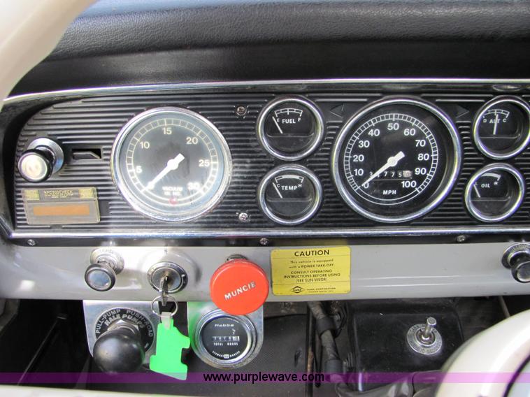 image for item 7055 1973 Ford F750 custom cab fire engine