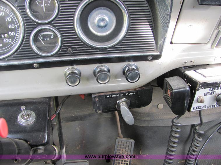 image for item 7055 1973 Ford F750 custom cab fire engine