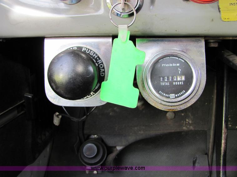 image for item 7055 1973 Ford F750 custom cab fire engine