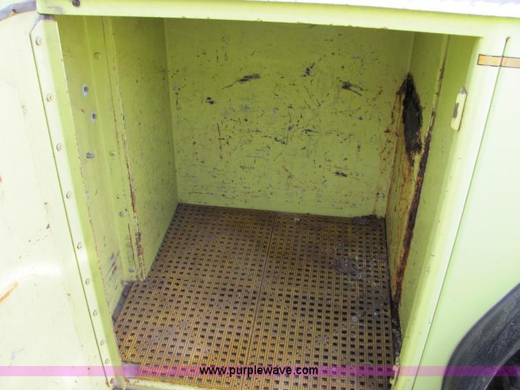 image for item 7055 1973 Ford F750 custom cab fire engine