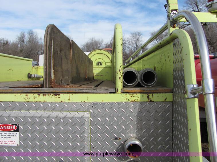 image for item 7055 1973 Ford F750 custom cab fire engine