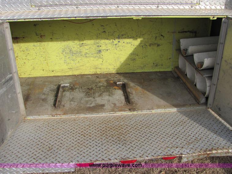 image for item 7055 1973 Ford F750 custom cab fire engine