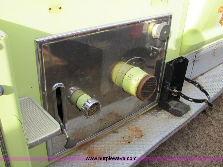 image for item 7055 1973 Ford F750 custom cab fire engine