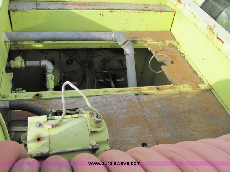 image for item 7055 1973 Ford F750 custom cab fire engine