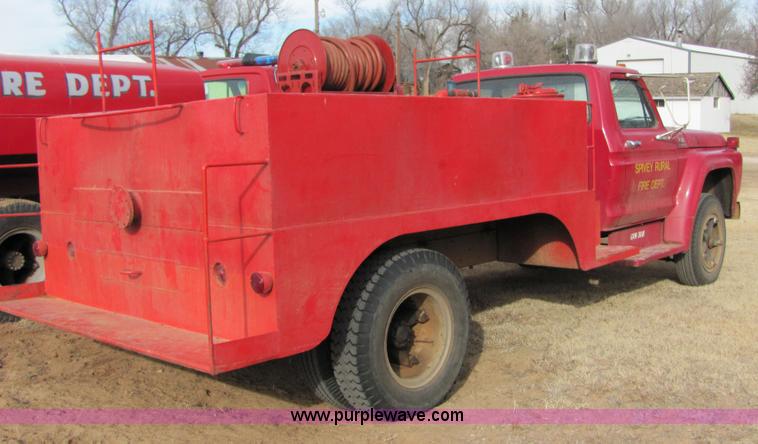 image for item 7056 1978 Ford F600 custom cab fire truck