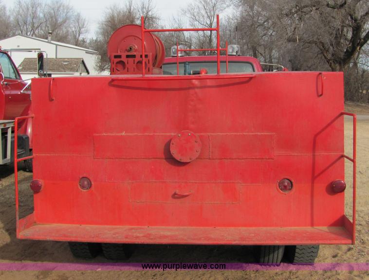 image for item 7056 1978 Ford F600 custom cab fire truck