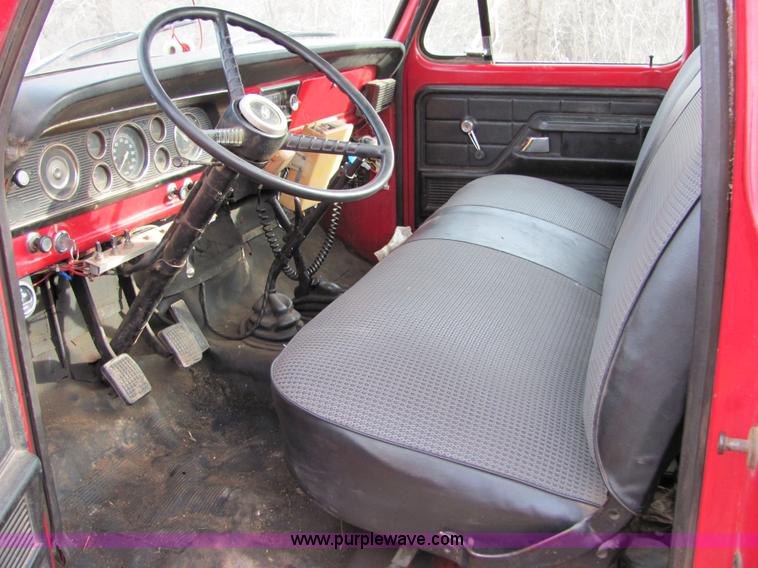 image for item 7056 1978 Ford F600 custom cab fire truck