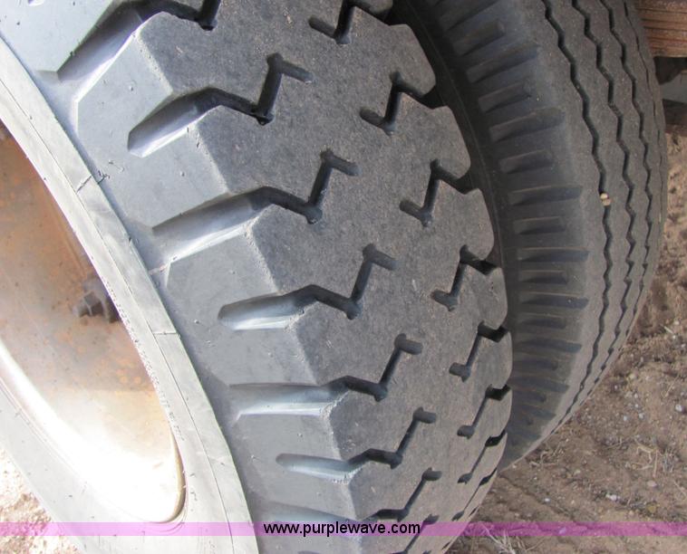 image for item 7056 1978 Ford F600 custom cab fire truck