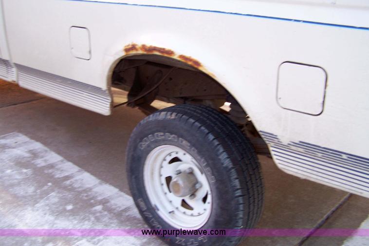 image for item 7400 1987 Ford F150 pickup truck