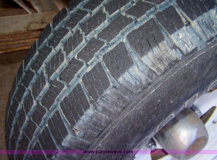 image for item 7400 1987 Ford F150 pickup truck