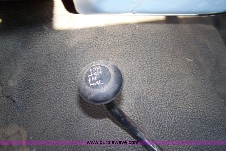 image for item 7400 1987 Ford F150 pickup truck