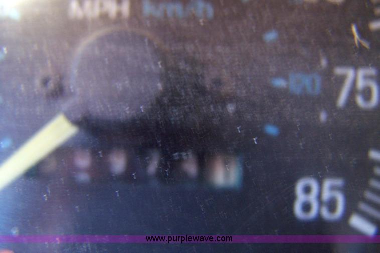 image for item 7400 1987 Ford F150 pickup truck