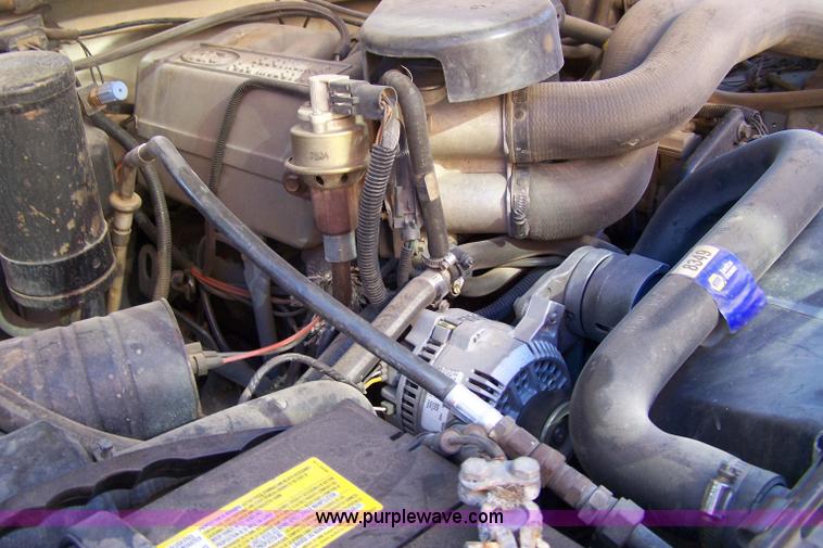 image for item 7400 1987 Ford F150 pickup truck